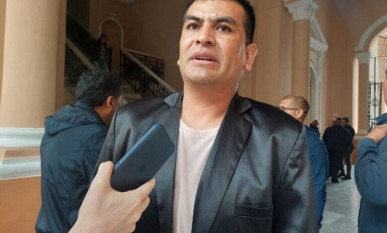 Intendente Javier Wayar durante una entrevista sobre el caso del atropello en La Merced, Salta.