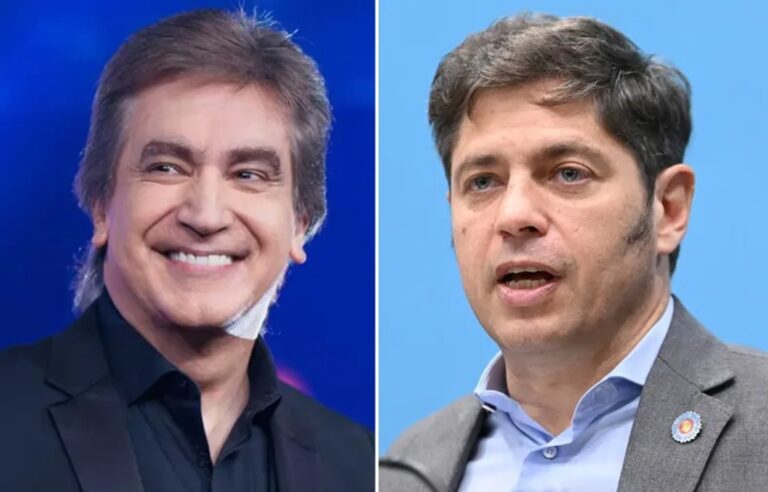 Andrés Rodríguez, secretario general de UPCN y referente de la CGT, durante una conferencia de prensa