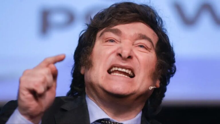 Presidente Javier Milei en el Palacio Libertad durante evento académico