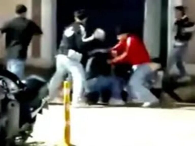 Pelea violenta a la salida de un boliche en Orán, Salta