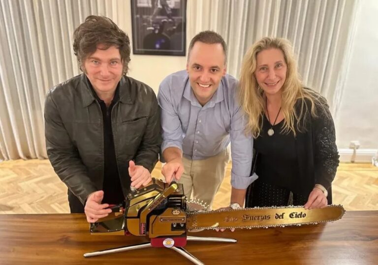 Manuel Adorni en conferencia de prensa