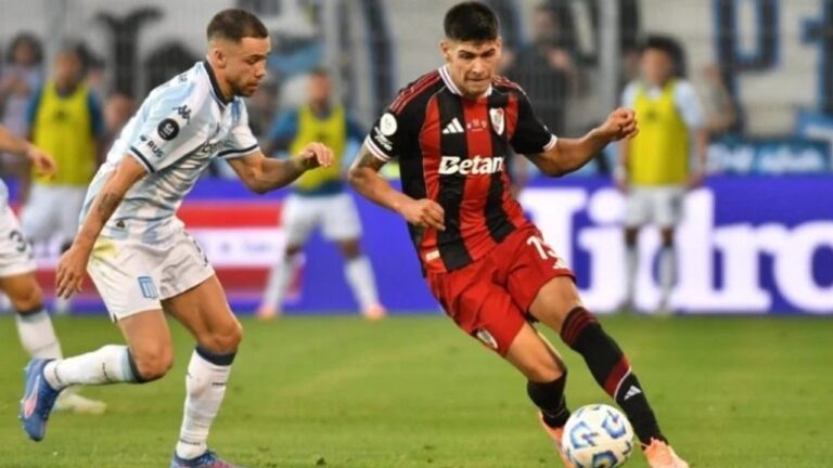 Jugadores de Racing y River durante un partido anterior en el estadio Presidente Perón.