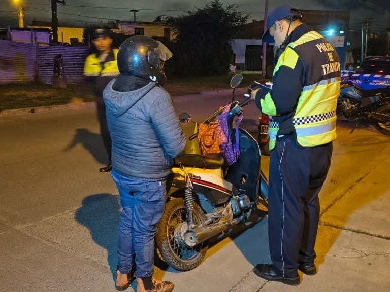 Operativo de control vehicular en Salta con motos secuestradas