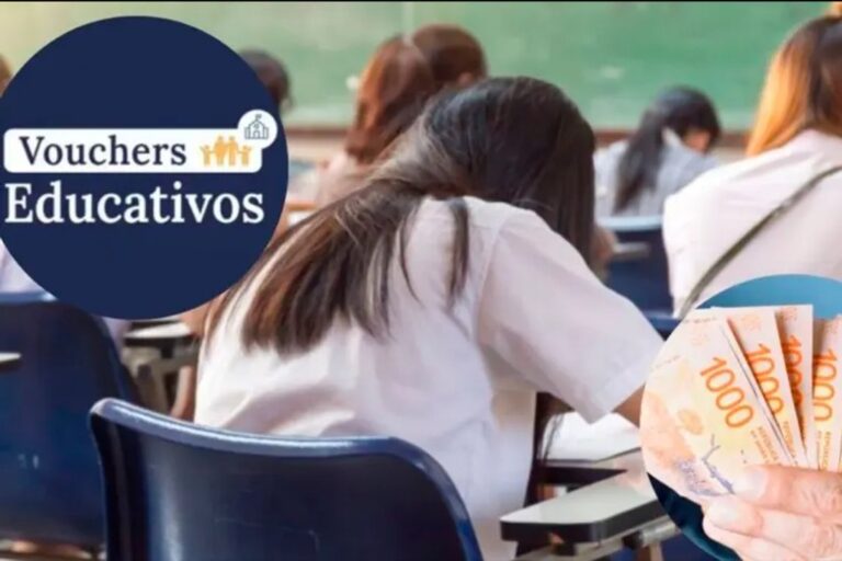 Proceso de inscripción online al Voucher Educativo en una computadora